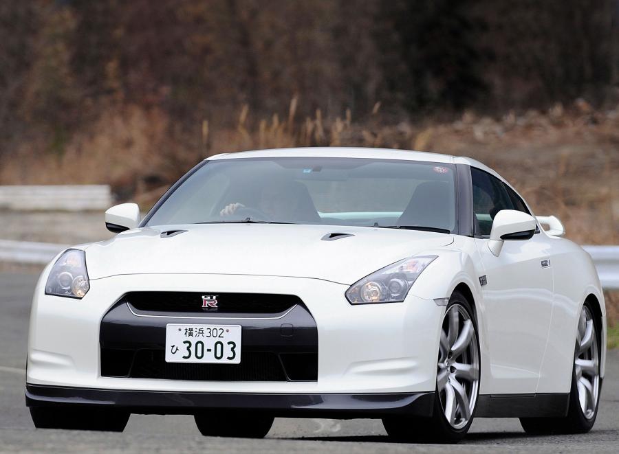  Nissan GT-R 2008 года  (фото 69 из 71)